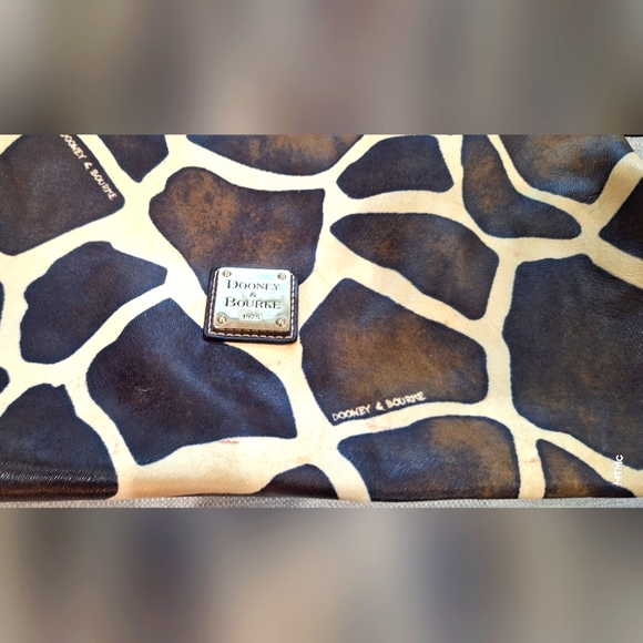 Dooney & Bourke Giraffe Print Large Handbag Unusual Style - Picture 10 of 11